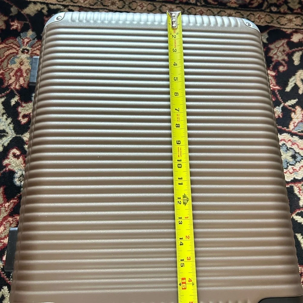 FPM  Milano light spinner suitcase made in Italy NWT
